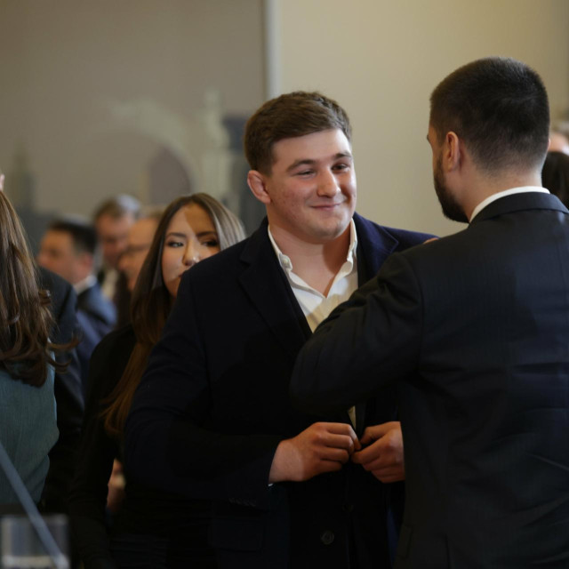 Sinovi Zorana Milanovića, Marko i Ante Jakov (okrenut leđima)