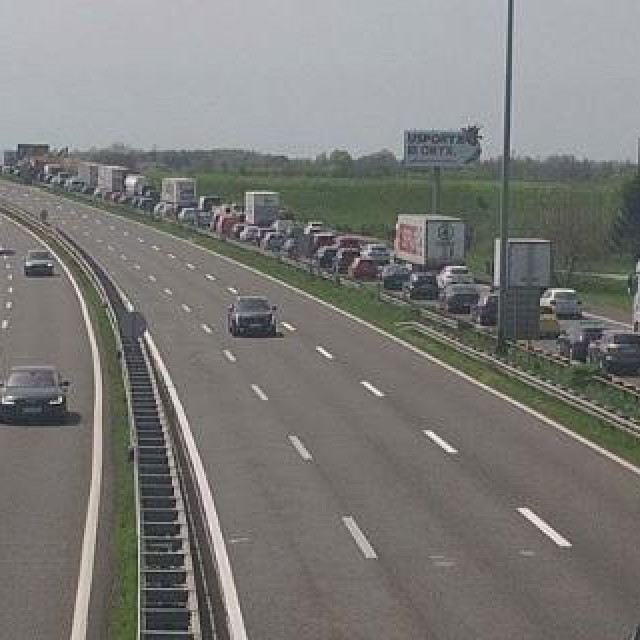 Kolona se počela formirati već nakon Lučkog