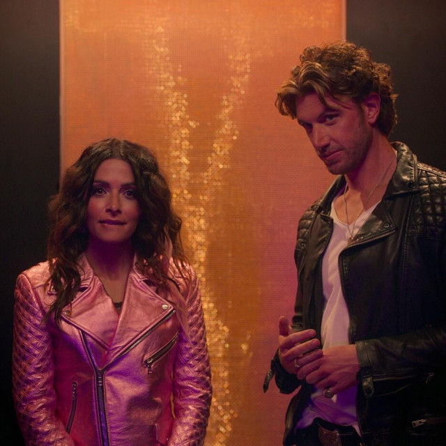 Sarah Shahi i Adam Demos