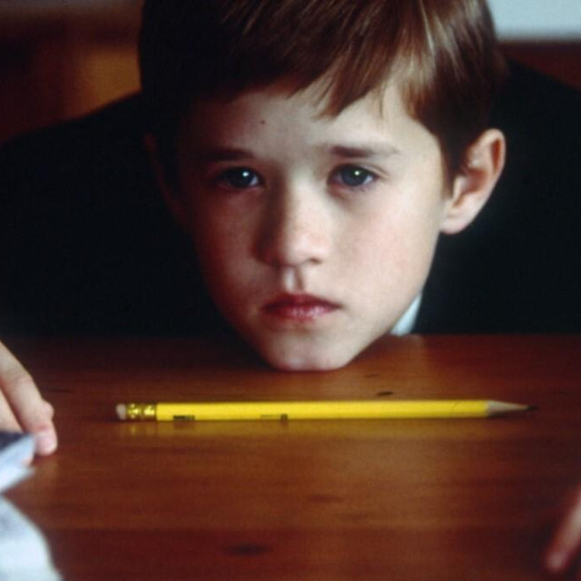Haley Joel Osment u filmu ‘Šesto čulo‘