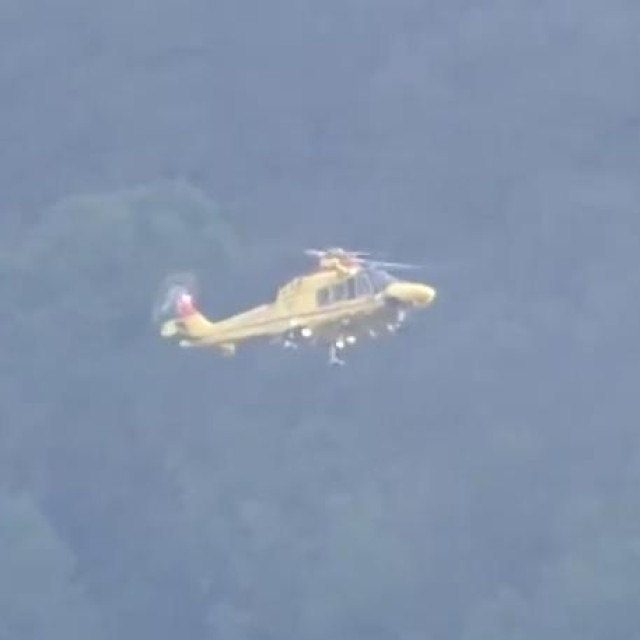 Helikopter traži unesrećene