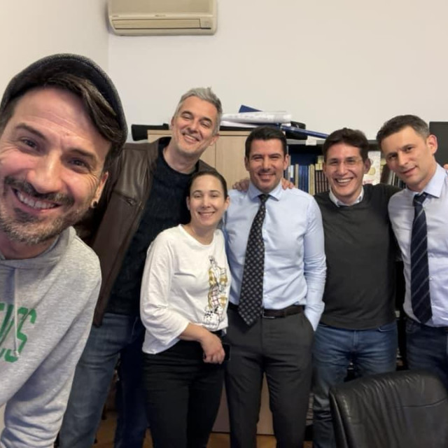 Mostovci u danima sreće i zajedništva: Marin Miletić, Nino Raspudić, Marija Selak Raspudić, Nikola Grmoja, Zvonimir Troskot i Božo Petrov