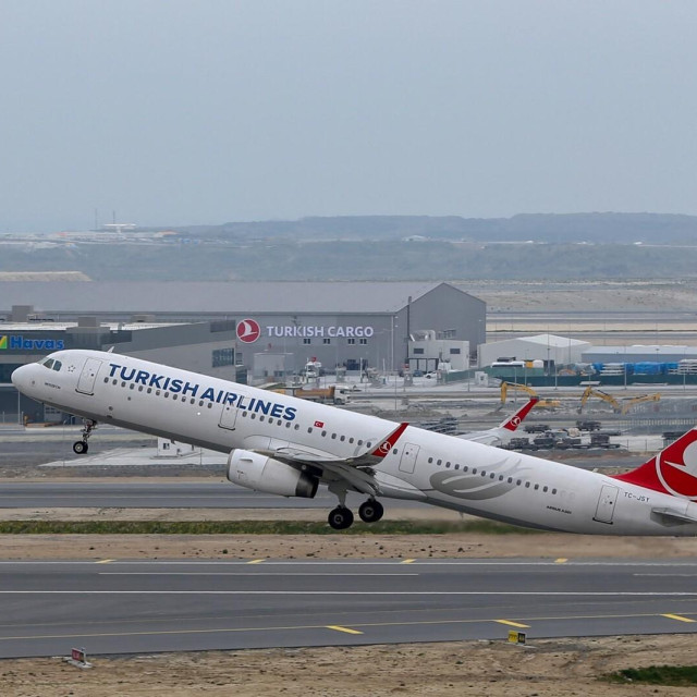 Avion Turkish Airlinesa, ilustracija