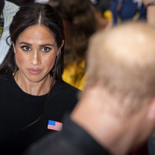 Meghan Markle i princ Harry s leđa