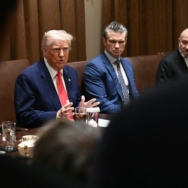  Donald Trump i Pete Hegseth