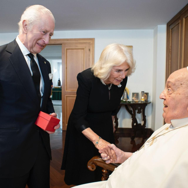 Chalres i camilla kod pape