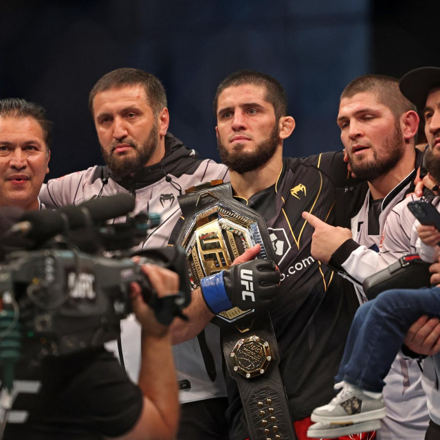 Islam Makhachev i tim
