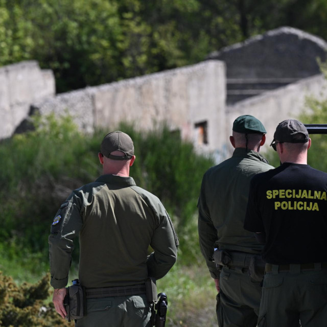 Policijski očevid na mjestu gdje je pronađeno tijelo
 