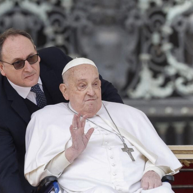 Massimiliano Strappetti i papa Franjo na misi na Cvjetnicu 13. travnja