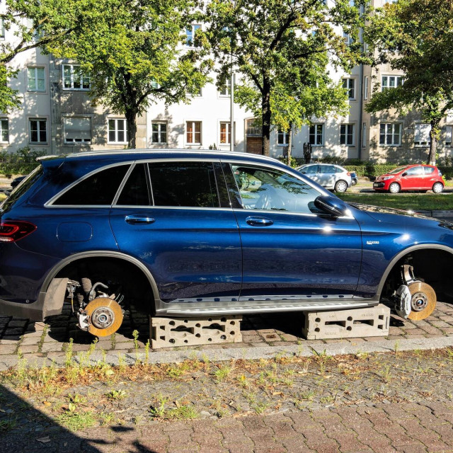 Krađa kotača, ilustracija