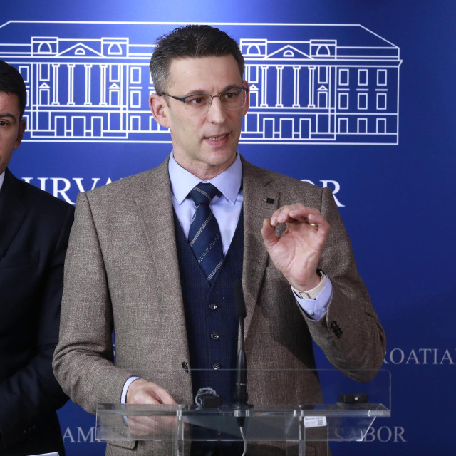 Nikola Grmoja, Božo Petrov