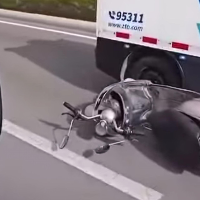 Autonomni kombi vuće skuter