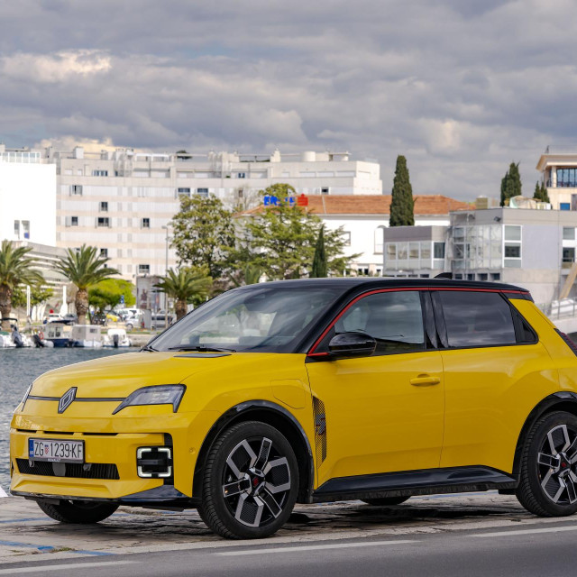 Renault 5 E-Tech




 