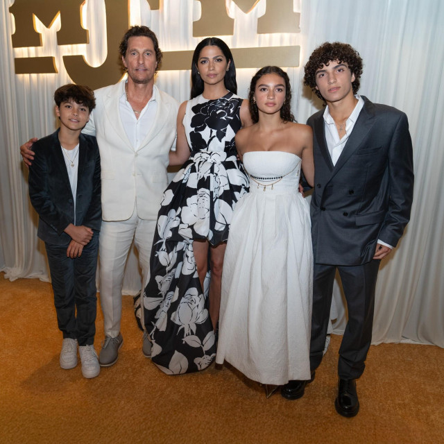 Livingston McConaughey, Matthew McConaughey, Camila Alves, Vida McConaughey i Levi McConaughey