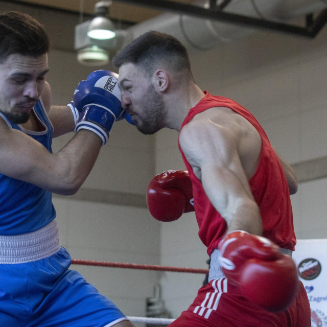 Antonio Grabić (plavi) vs. Gabrijel Veočić (crveni)