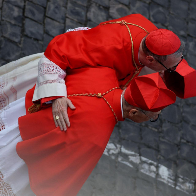 Mnogi analitičari za sada su uvjereni kako nema jednog, čvrstog, jakog kandidata oko kojeg bi se okupila većina