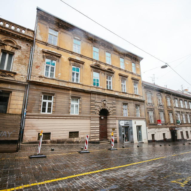 Zgrada na adresi Mesnička 8