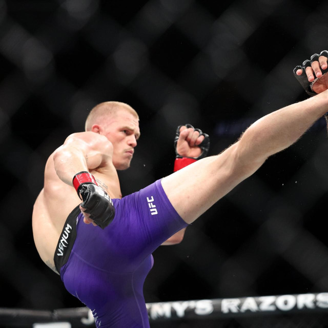 Ian Garry vs. Carlos Prates