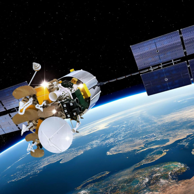 Satelit u svemiru/Ilustracija