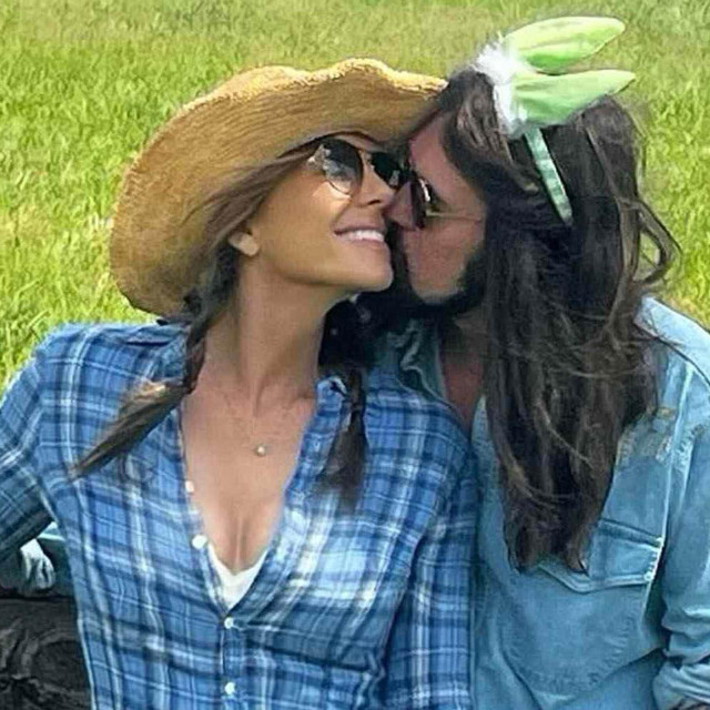 Billy Ray Cyrus i Elizabeth Hurley