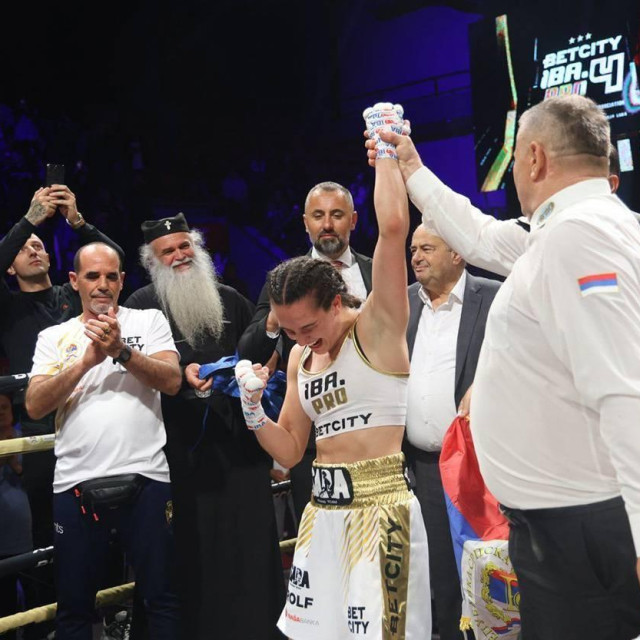 Sara Ćirković nakon pobjede nakon Romane Moulai