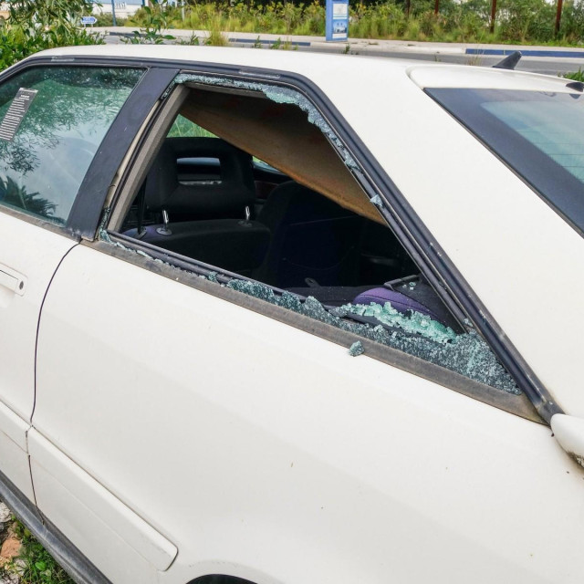 Razbijeno staklo, ilustracija