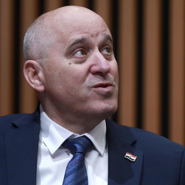Ministar Branko Bačić
 