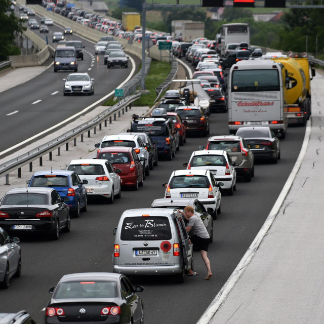 Kolona na autocesti A-1 kod Karlovca, arhivska fotografija