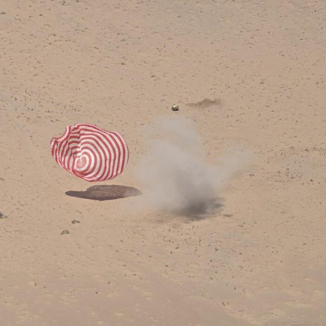 Slijetanje kineske svemirske letjelice Shenzhou-19