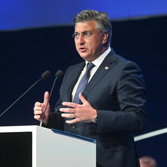 Hrvatski premijer Andrej Plenković na skupu EPP-a u Valenciji