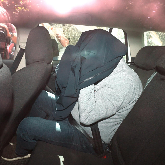 Dovođenje uhićenih Koste Kostanjevića i Slavka Galića, osumnjičenih za korupcijske radnje u aferi Hipodrom, na ispitivanje u USKOK