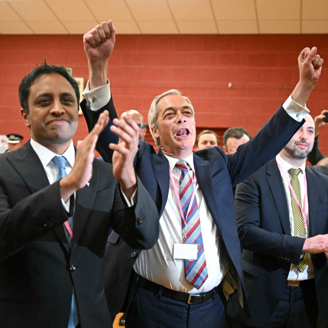 Farage slavi pobjedu Sarah Pochin u okrugu Runcorn i Helsby