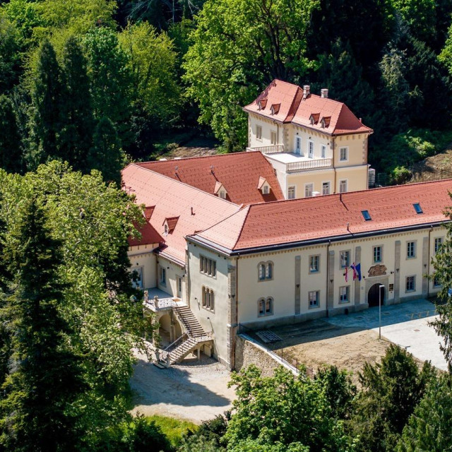 dvorac opeka_poslije obnove