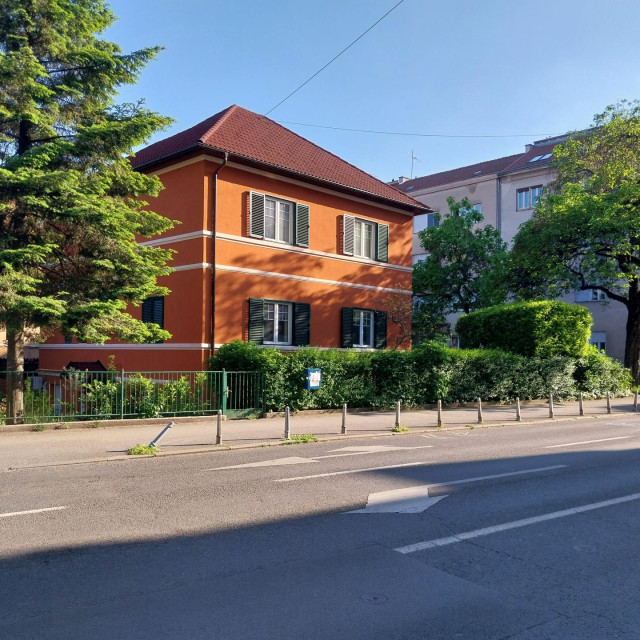 Nedaleko placa Kvatrić