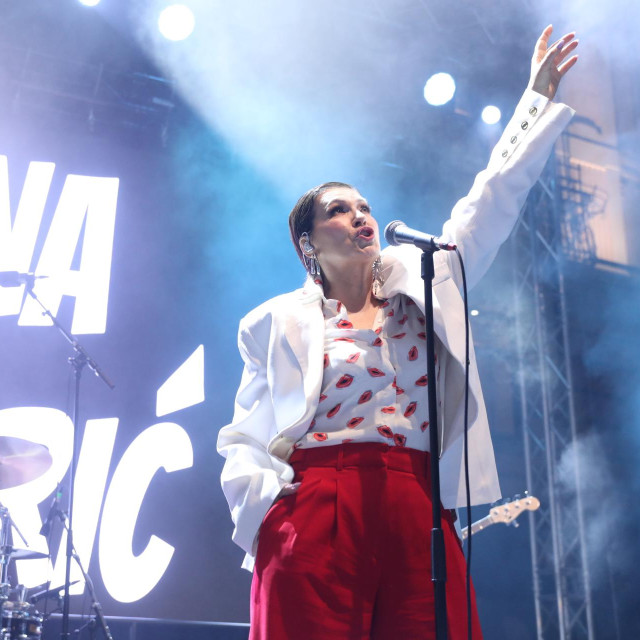 Koncert Nine Badrić na splitskoj Pjaci