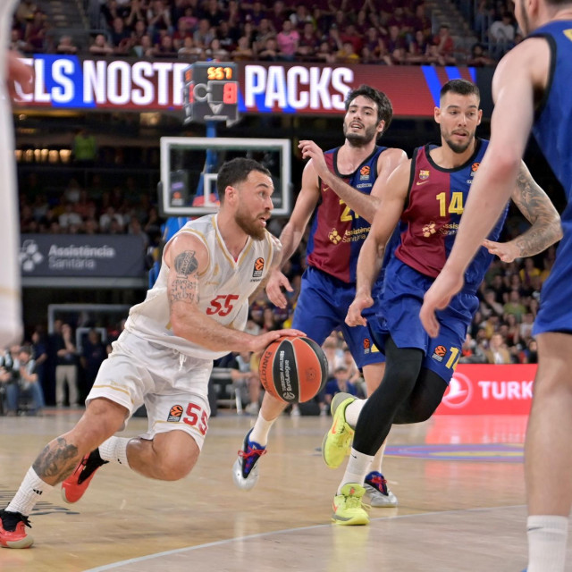 Monacov Mike James protiv Barcelonina Willyja Hernangomeza