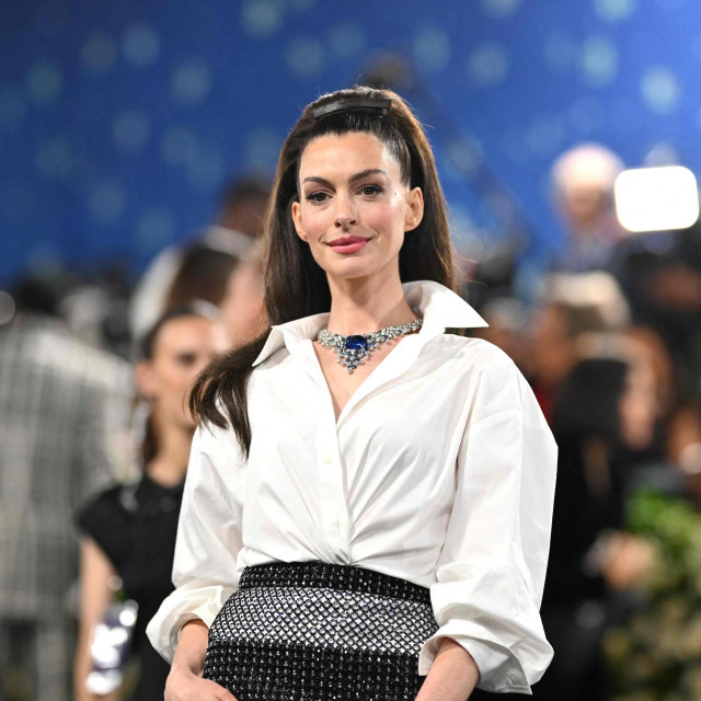 Anne Hathaway na Met Gali