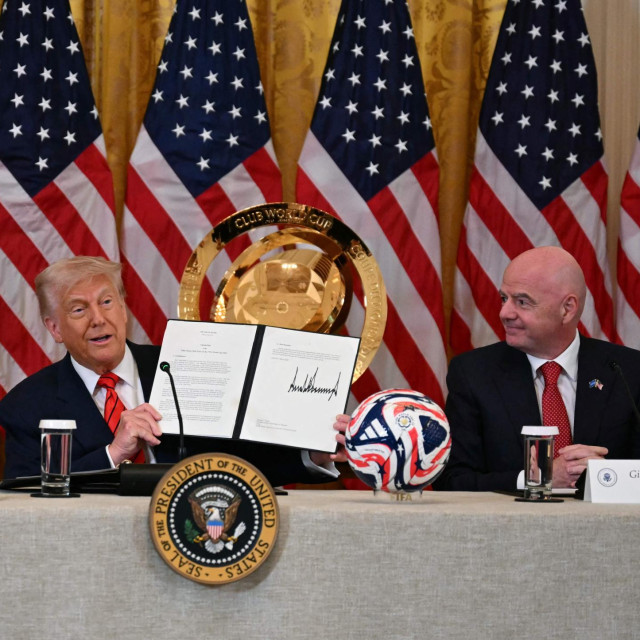 Predsjednik SAD-a Donald Trump i predsjednik FIFA-e Gianni Infantino