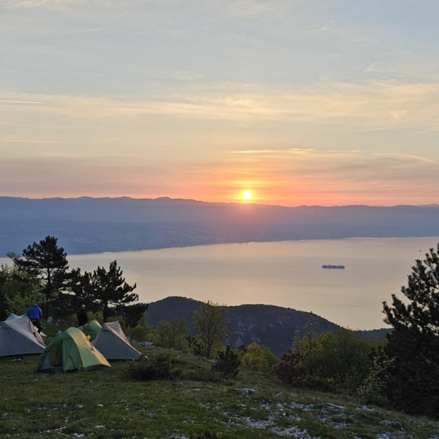 Spavalo se pod zvijezdama, kuhalo se bez jednokratne ambalaže, a svi obroci pripremani su bez plastike