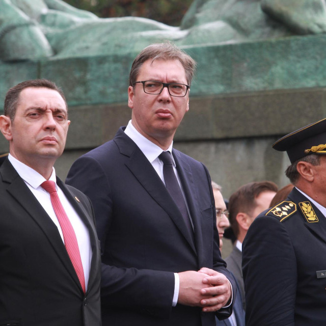 Bivši ministar obrane i sadašnji zamjenik srbijanskog premijera, Aleksandar Vulin i Aleksandar Vučić