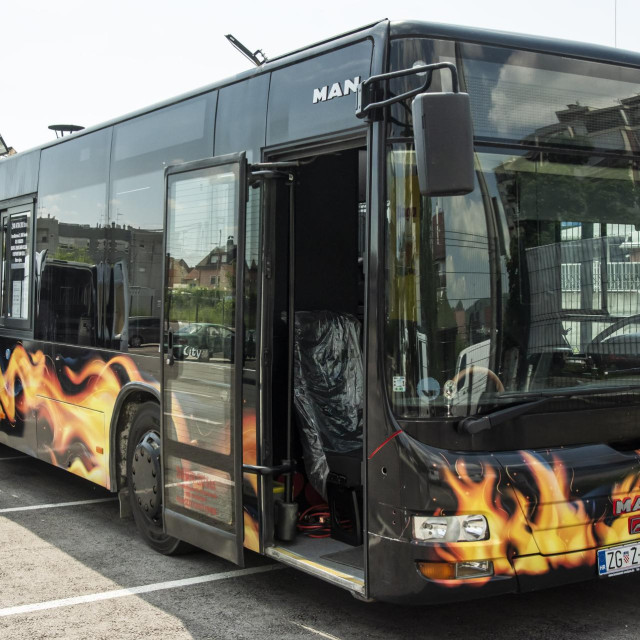 Ivica Jukic pokrenuo je u pizzeriju Živa vatra u autobusu, a sada se nalazi na adresi Ilica 427