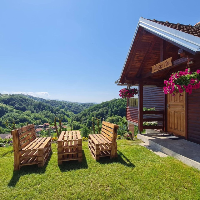 Ruralna kuća za odmor RAJSKI MIR