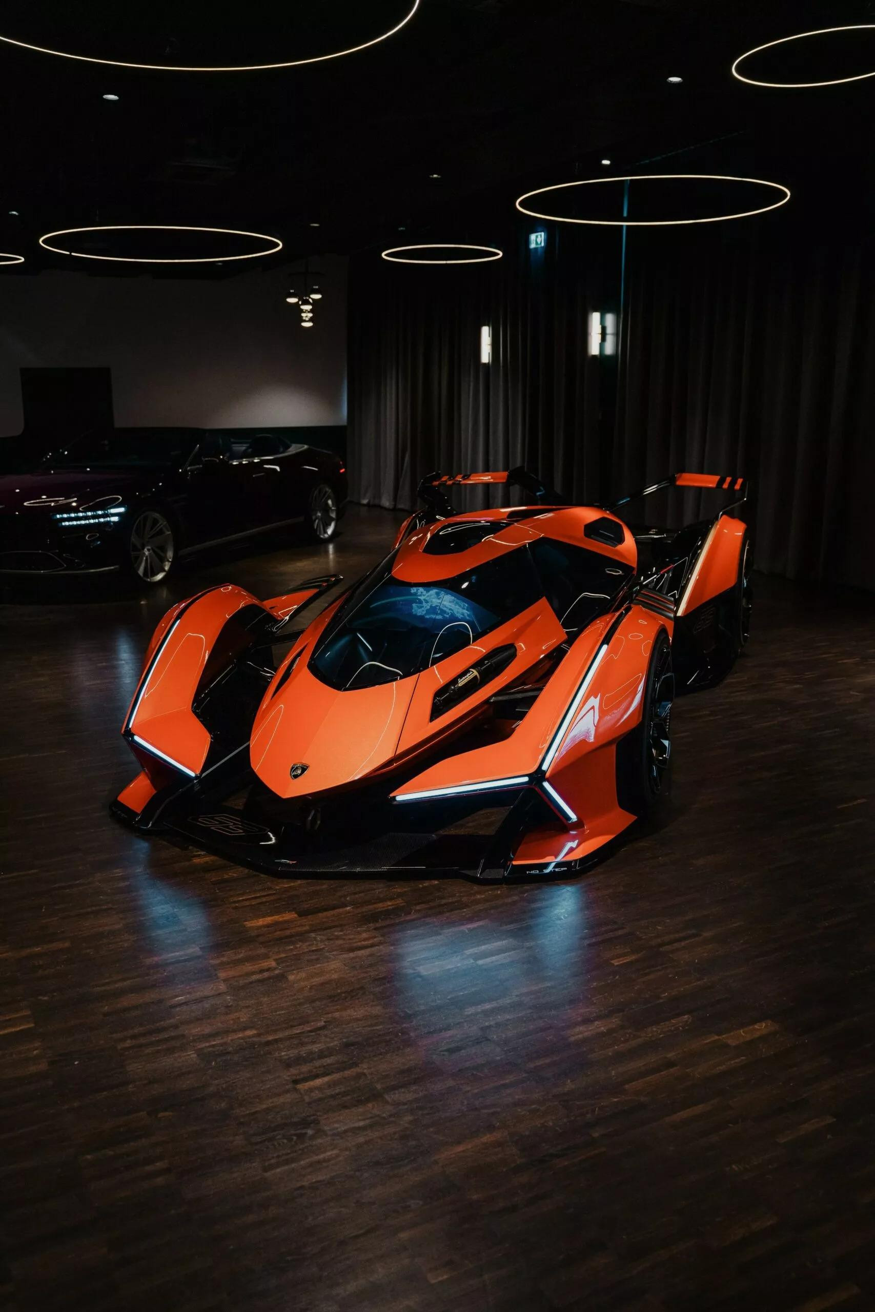 Lamborghini oživilo futuristický koncept Vision GT. Nový dizajn v oranžovej farbe ukazuje, čo by sa stalo, keby značka nemusela rešpektovať žiadne limity.