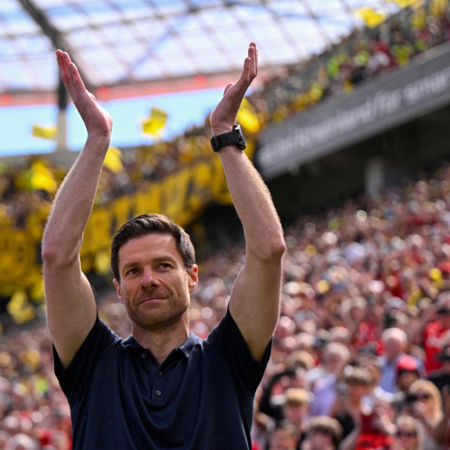 Xabi Alonso na oproštaju od Bayera