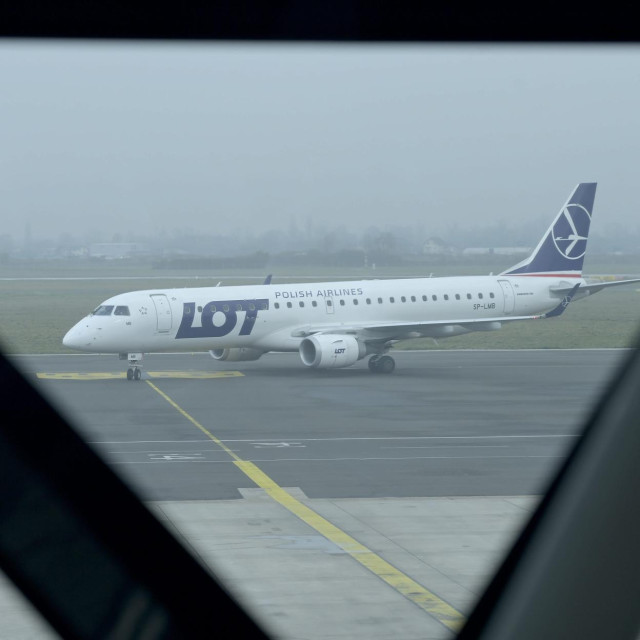 Avion u Zračnoj luci Franjo Tuđman, ilustracija