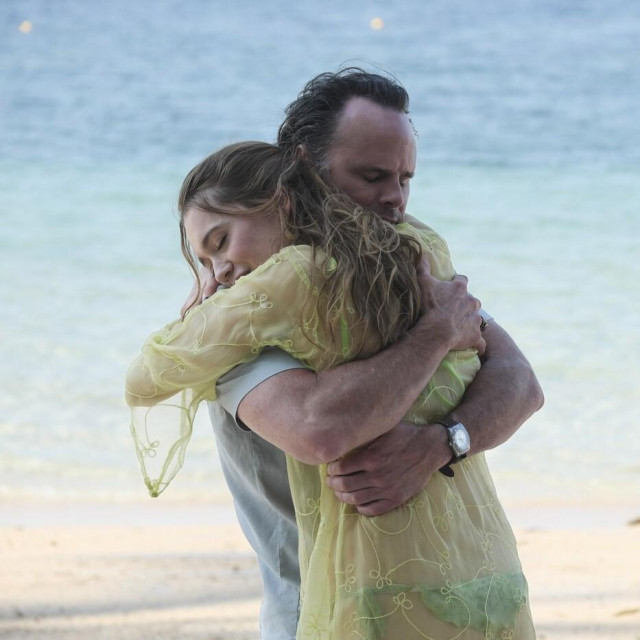 Walton Goggins i Aimee Lou Wood na setu White Lotusa