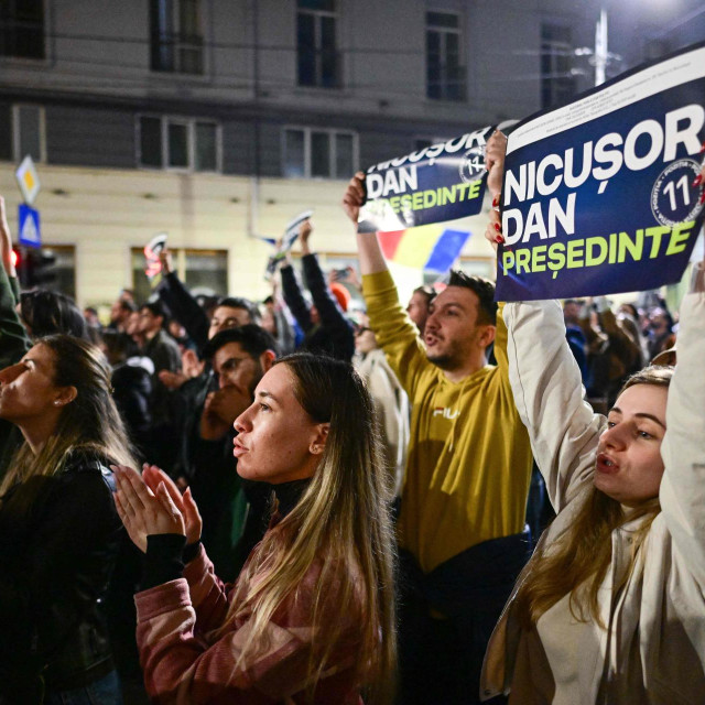 Slavlje pristaša novog rumunjskog predsjednika Nicușora Dana