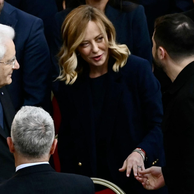 Giorgia Meloni, talijanski predsjednik Sergio Matarealla i Volodimir Zelenski u Vatikanu