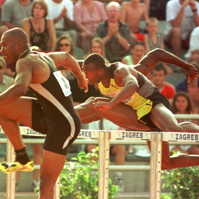 Zagreb, 06.07.1999. Atletski stadion, IAAF Challenge Zagreb ‘99. Pobjednik memorijalne utrke na 110m prepone Mark Crear (lijevo)