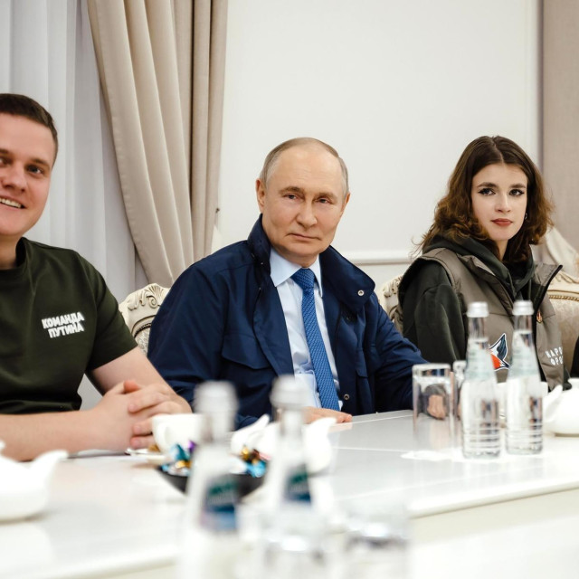 Ruski predsjednik Vladimir Putin sastao se u Kurskoj oblasti s predstavnicima volonterskih organizacija